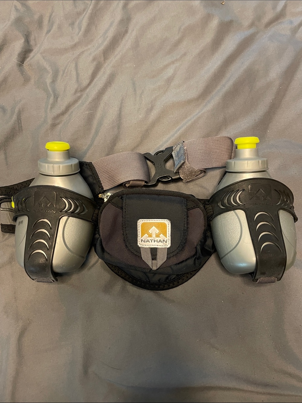 Nathan Men’s Black Hydration Waist Belt with Twin Bottles